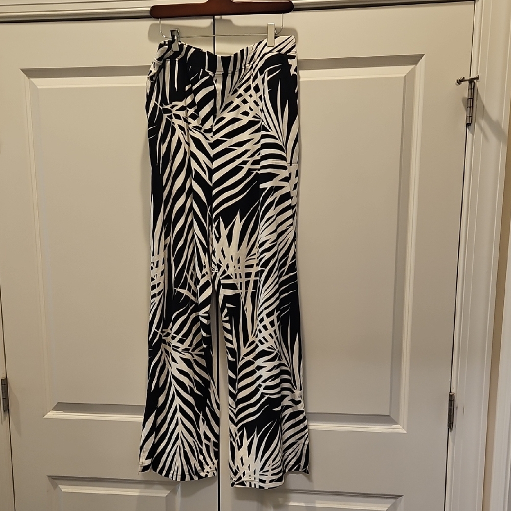 Black and White Leaf Print Women's Pants